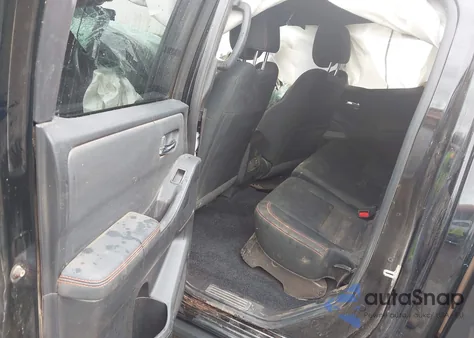 2023 Nissan Frontier Pro-4X 4X4 z USA, uszkodzony, nr VIN 1N6ED1EK5PN601022